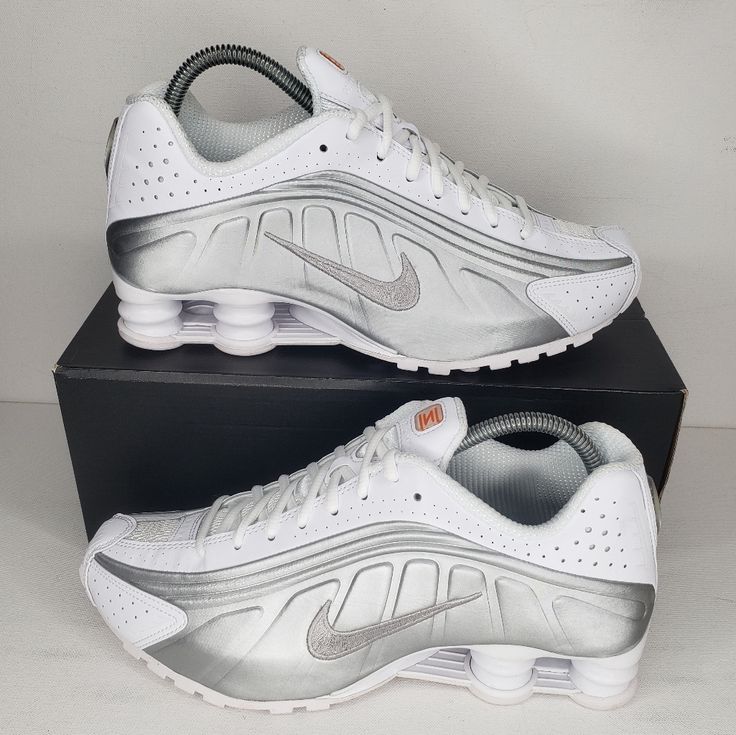 Nike Shox R4 "White & Grey"